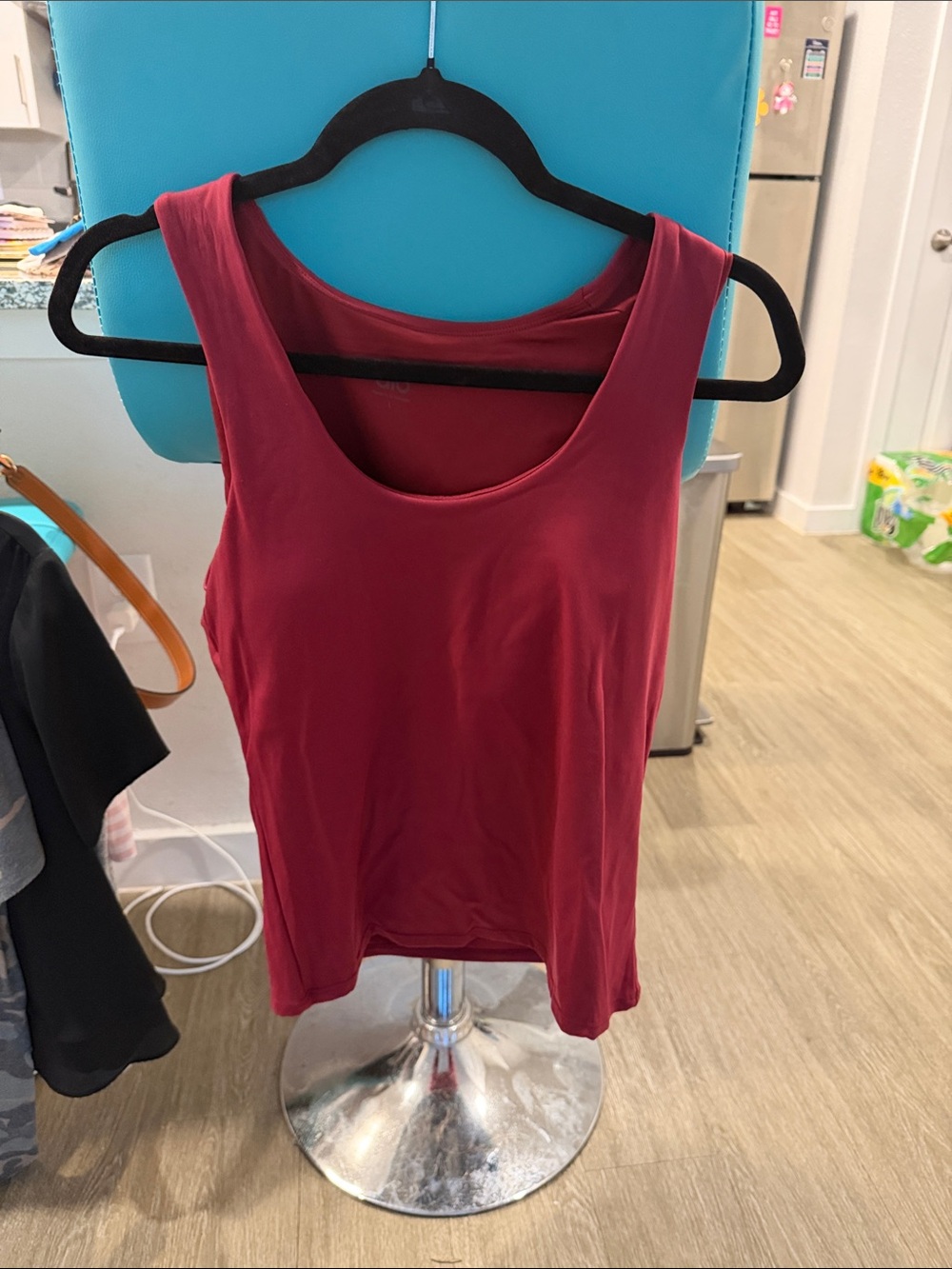 ALO Yoga Women's Deep Raspberry Scoop Neck Tank